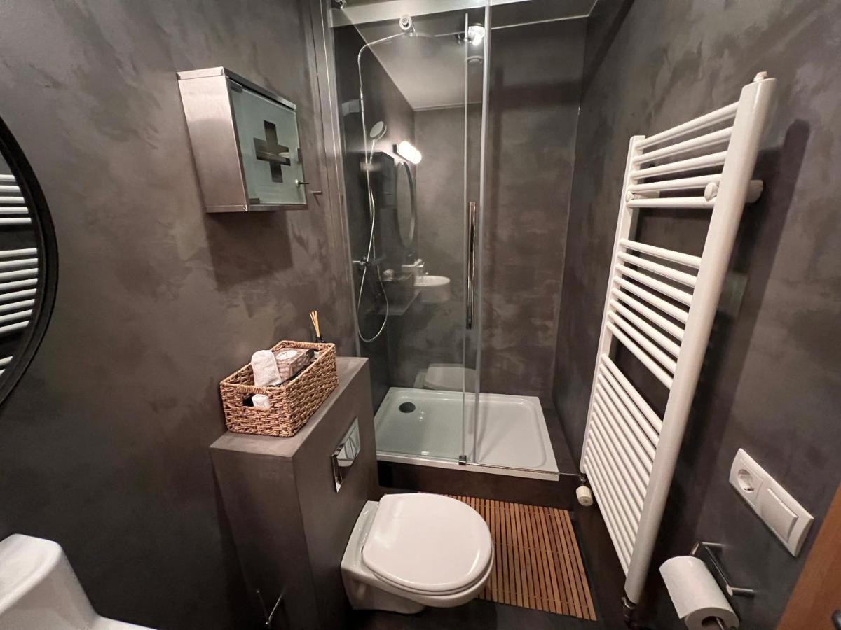 אקורירי Torg Guest House מראה חיצוני תמונה