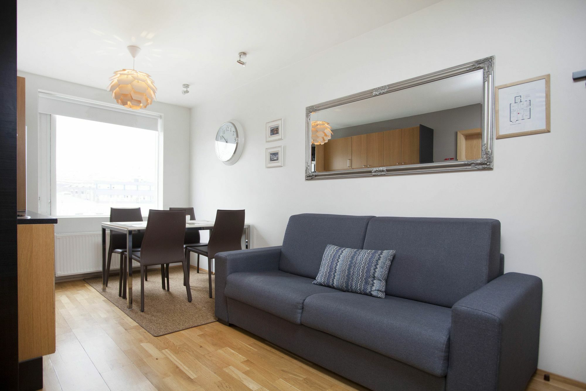 אקורירי Torg Guest House מראה חיצוני תמונה