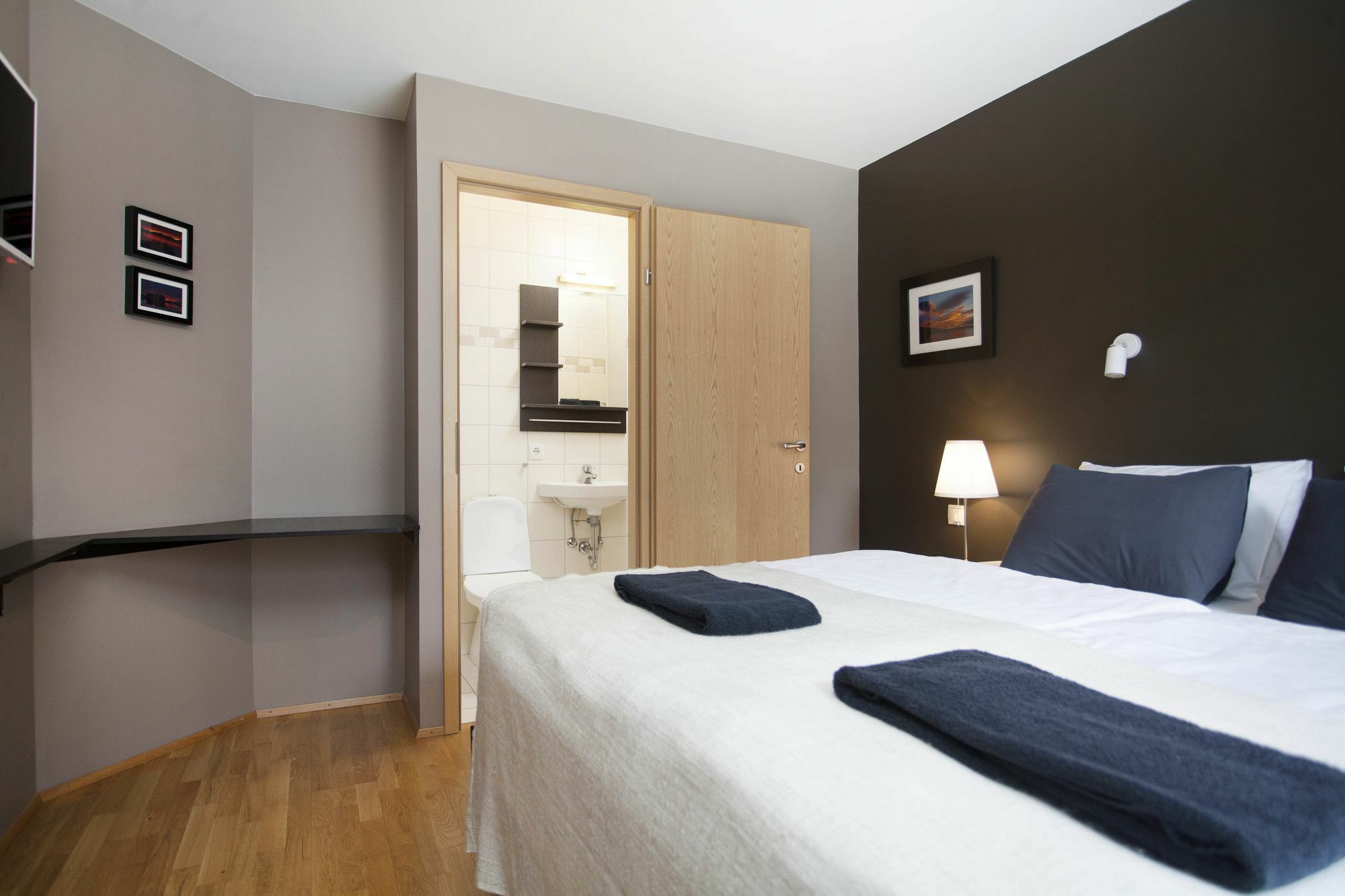 אקורירי Torg Guest House מראה חיצוני תמונה