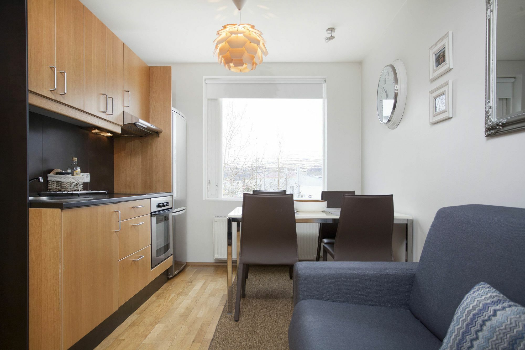 אקורירי Torg Guest House מראה חיצוני תמונה