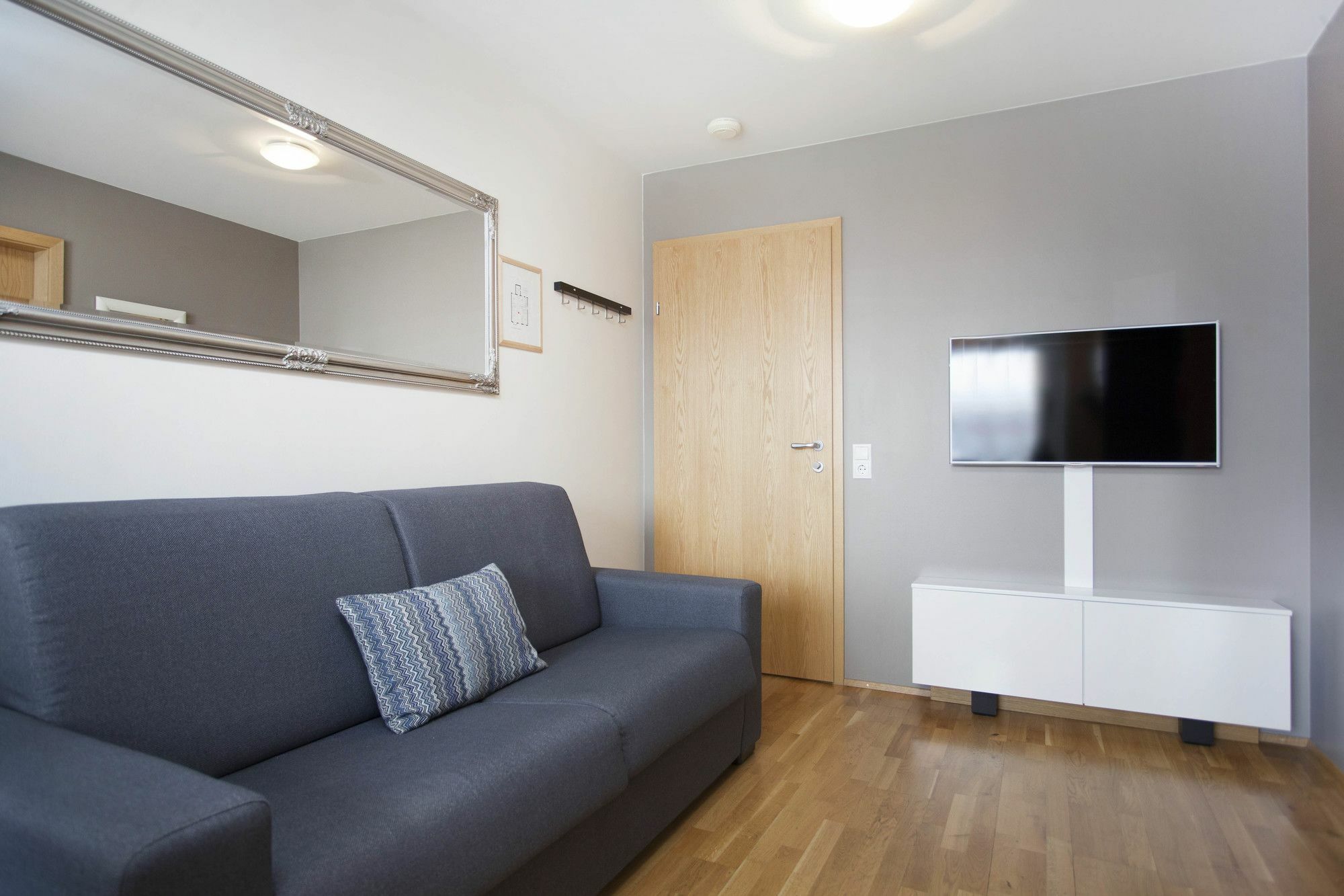 אקורירי Torg Guest House מראה חיצוני תמונה